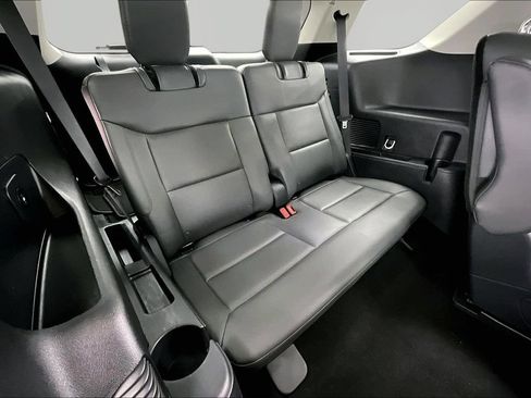 Certified 2025 Ford Explorer Active w/ Active Comfort Package AWD/4WD image 28