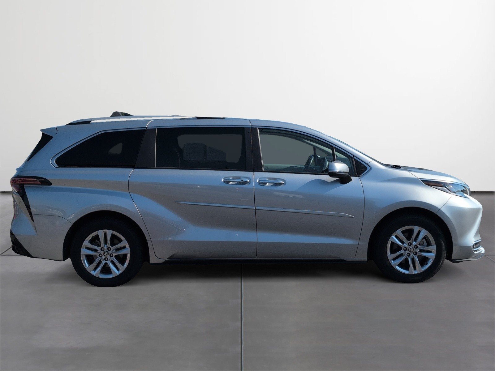 Certified 2024 Toyota Sienna Limited AWD/4WD image 6