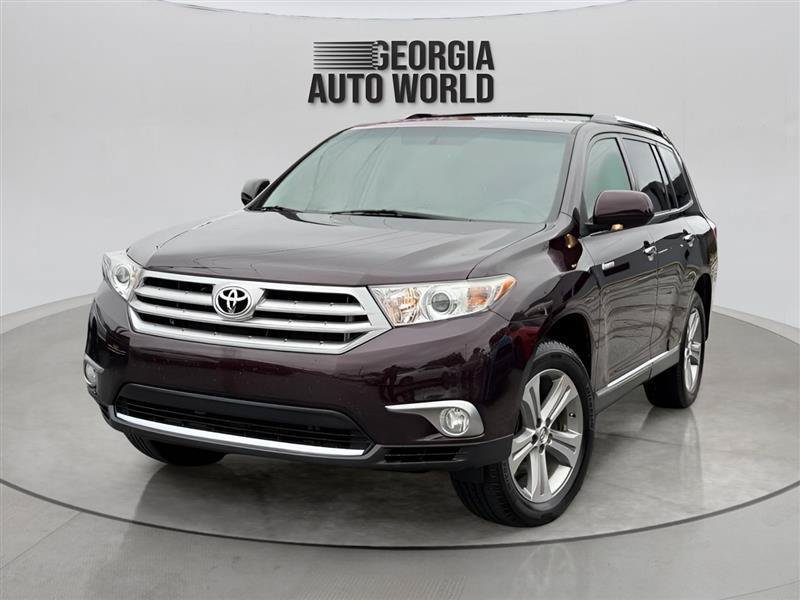 Used 2011 Toyota Highlander Limited w/ Tow Pkg FWD image 3
