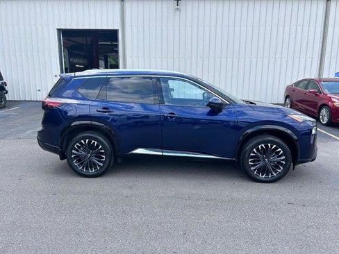 Used 2024 Nissan Rogue Platinum w/ Platinum Premium Package image 4