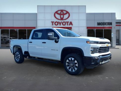 Used 2024 Chevrolet Silverado 2500 Custom w/ Custom Value Package AWD/4WD image 7