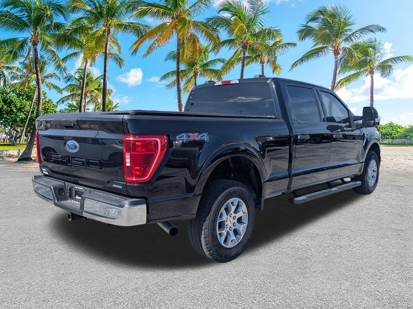 Used 2022 Ford F150 XLT w/ Equipment Group 301A Mid AWD/4WD image 4