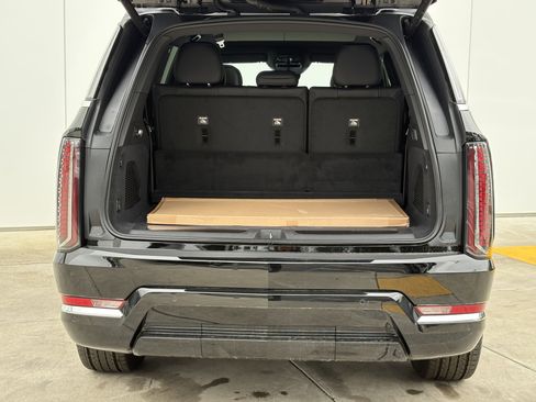 New 2026 Cadillac Escalade IQL Luxury image 9