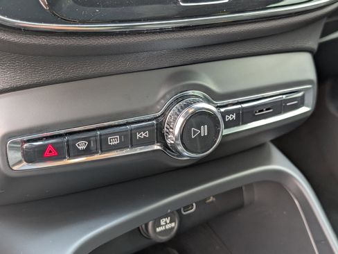 Used 2023 Volvo XC40 Recharge Ultimate w/ Protection Package Premier image 31