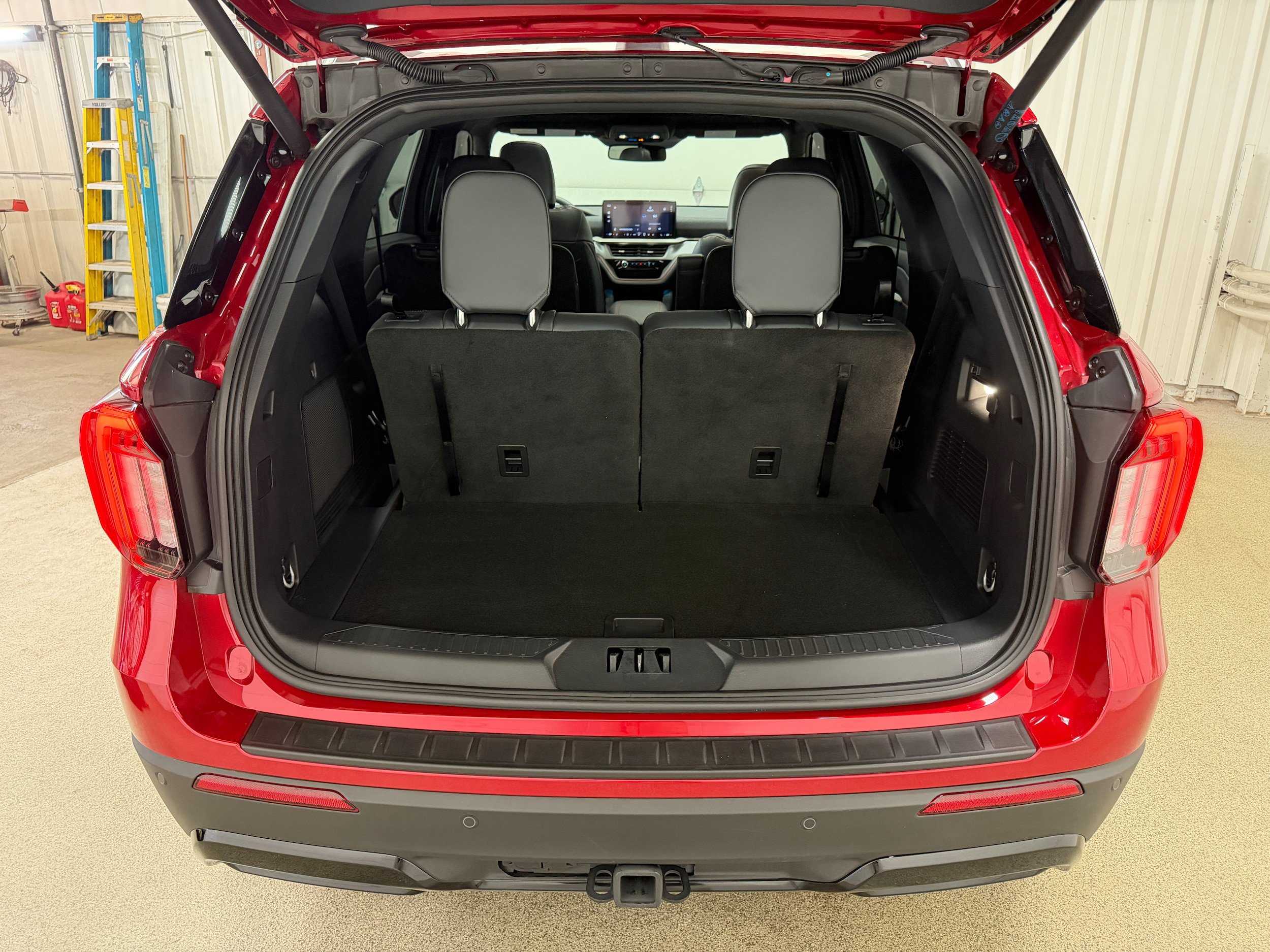 Used 2026 Ford Explorer ST-Line w/ ST-Line Street Pack AWD/4WD image 34