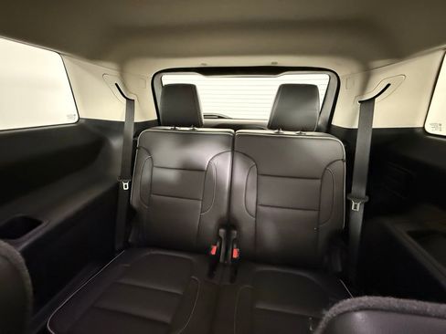 Used 2023 GMC Acadia Denali w/ Black Diamond Edition image 39