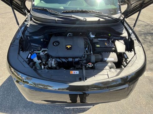 Used 2025 Kia Soul LX w/ LX Technology Package FWD image 30