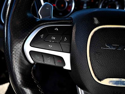Used 2016 Dodge Challenger SRT image 17