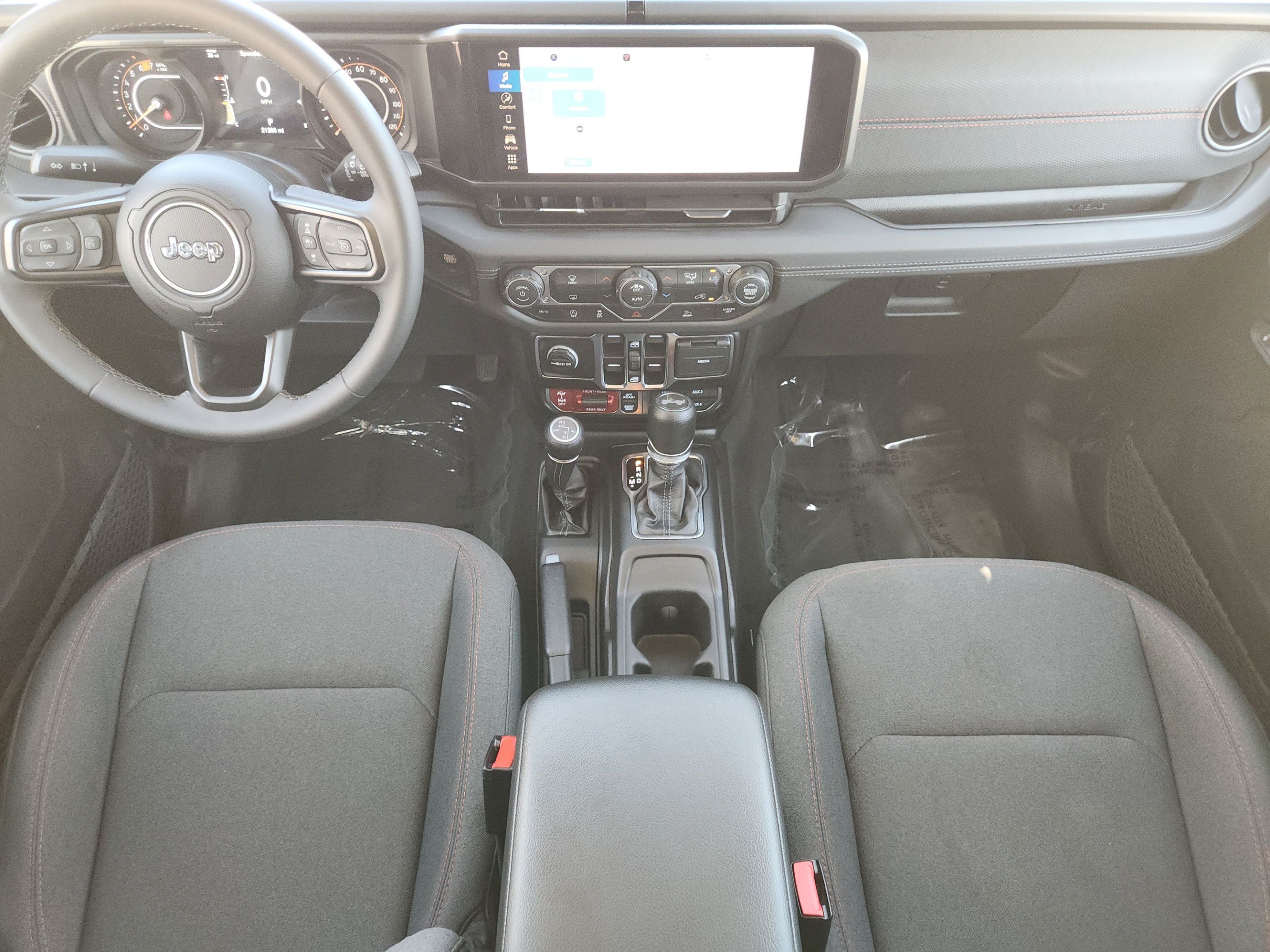 Used 2026 Jeep Wrangler Unlimited Rubicon AWD/4WD image 21