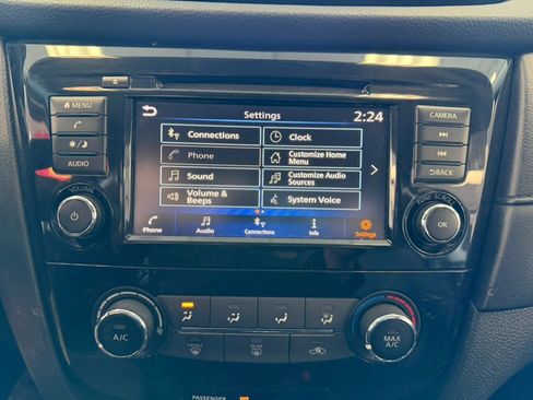 Used 2018 Nissan Rogue S image 47