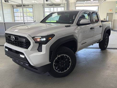 New 2025 Toyota Tacoma TRD Off-Road AWD/4WD image 1