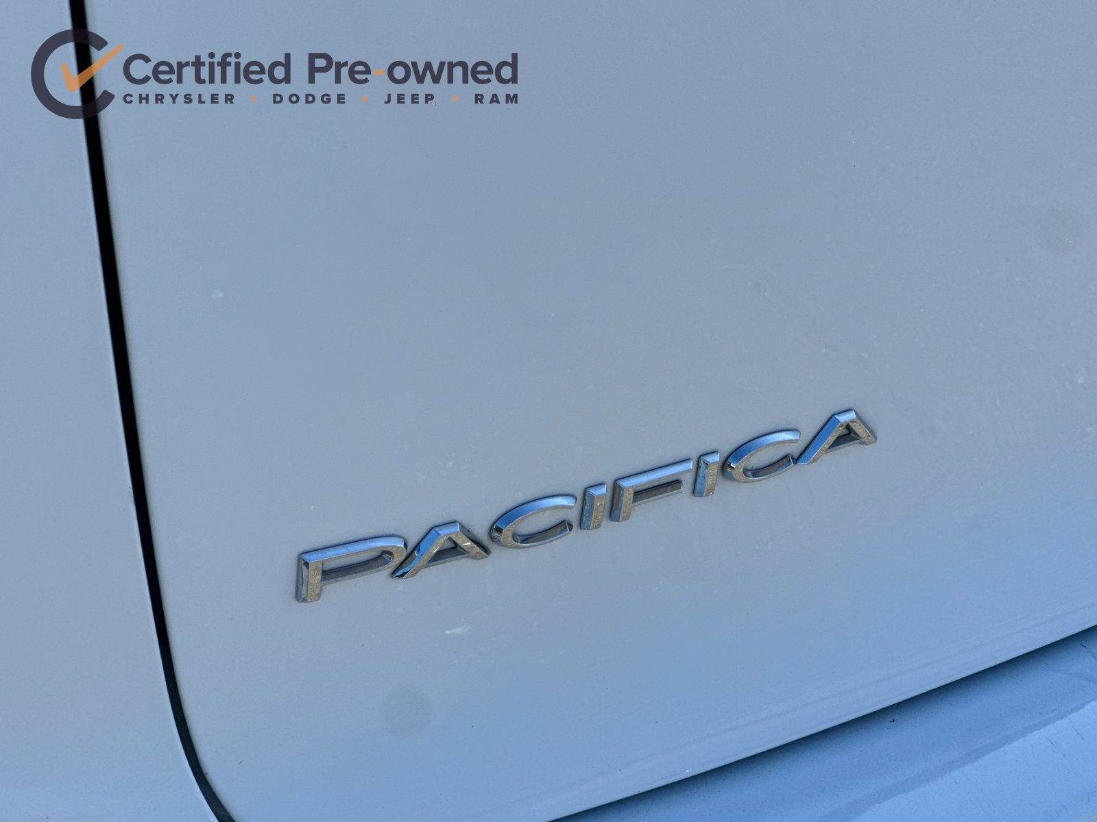 Used 2025 Chrysler Pacifica Select FWD image 28