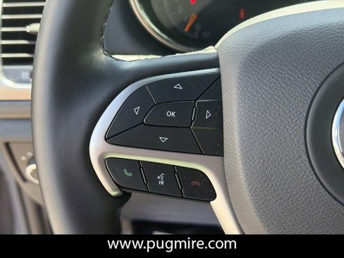 Used 2022 Jeep Grand Cherokee Laredo X RWD image 25