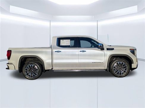 Used 2024 GMC Sierra 1500 Denali Ultimate image 3