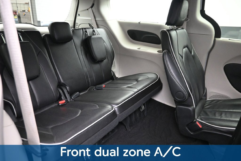 Used 2024 Chrysler Pacifica Limited FWD image 12