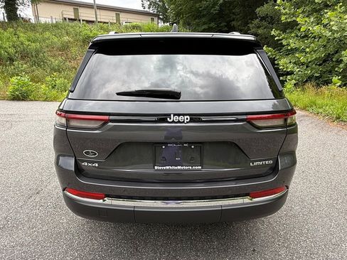 Used 2024 Jeep Grand Cherokee Limited AWD/4WD image 7