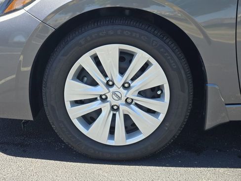 Used 2025 Nissan Sentra S FWD image 12