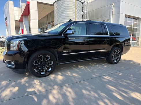Used 2020 GMC Yukon XL Denali w/ Denali Ultimate Package AWD/4WD image 1