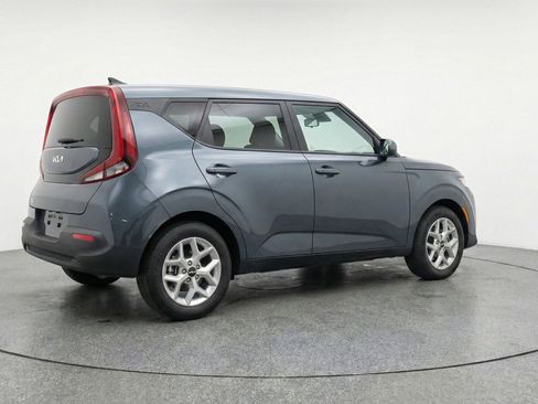 Used 2025 Kia Soul LX w/ LX Technology Package FWD image 9