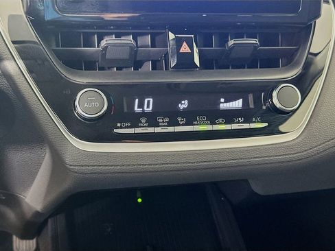 Used 2026 Toyota Corolla Cross LE image 16