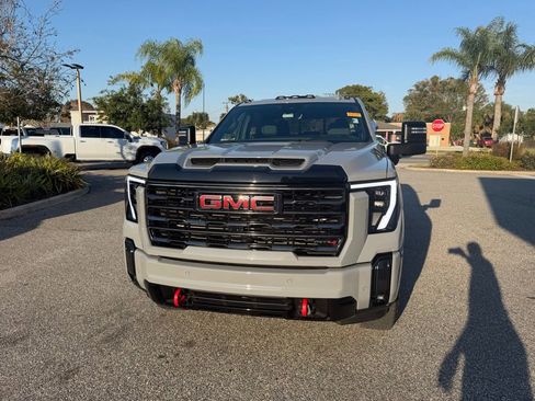 Used 2024 GMC Sierra 2500 AT4 w/ AT4 Premium Plus Package image 3