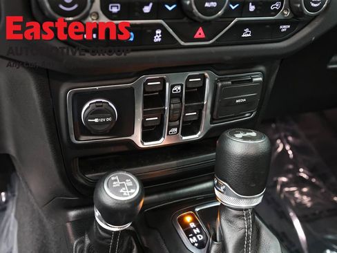 Used 2025 Jeep Wrangler Unlimited Sahara AWD/4WD image 21
