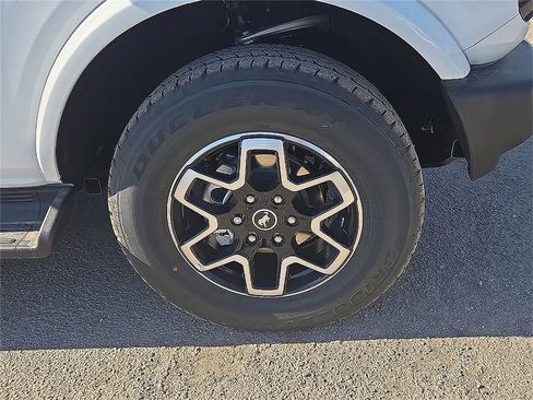 New 2025 Ford Bronco Outer Banks image 7