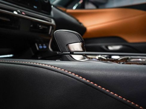 Used 2025 Lexus RX 350 FWD w/ Technology Package image 23