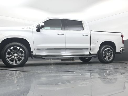 Used 2024 Chevrolet Silverado 1500 High Country w/ Z71 Off-Road Package AWD/4WD image 30
