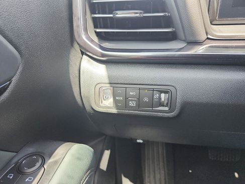 New 2026 GMC Terrain AT4 w/ Convenience Package III image 17