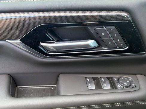New 2026 GMC Yukon XL Elevation w/ Elevation Premium Package AWD/4WD image 8