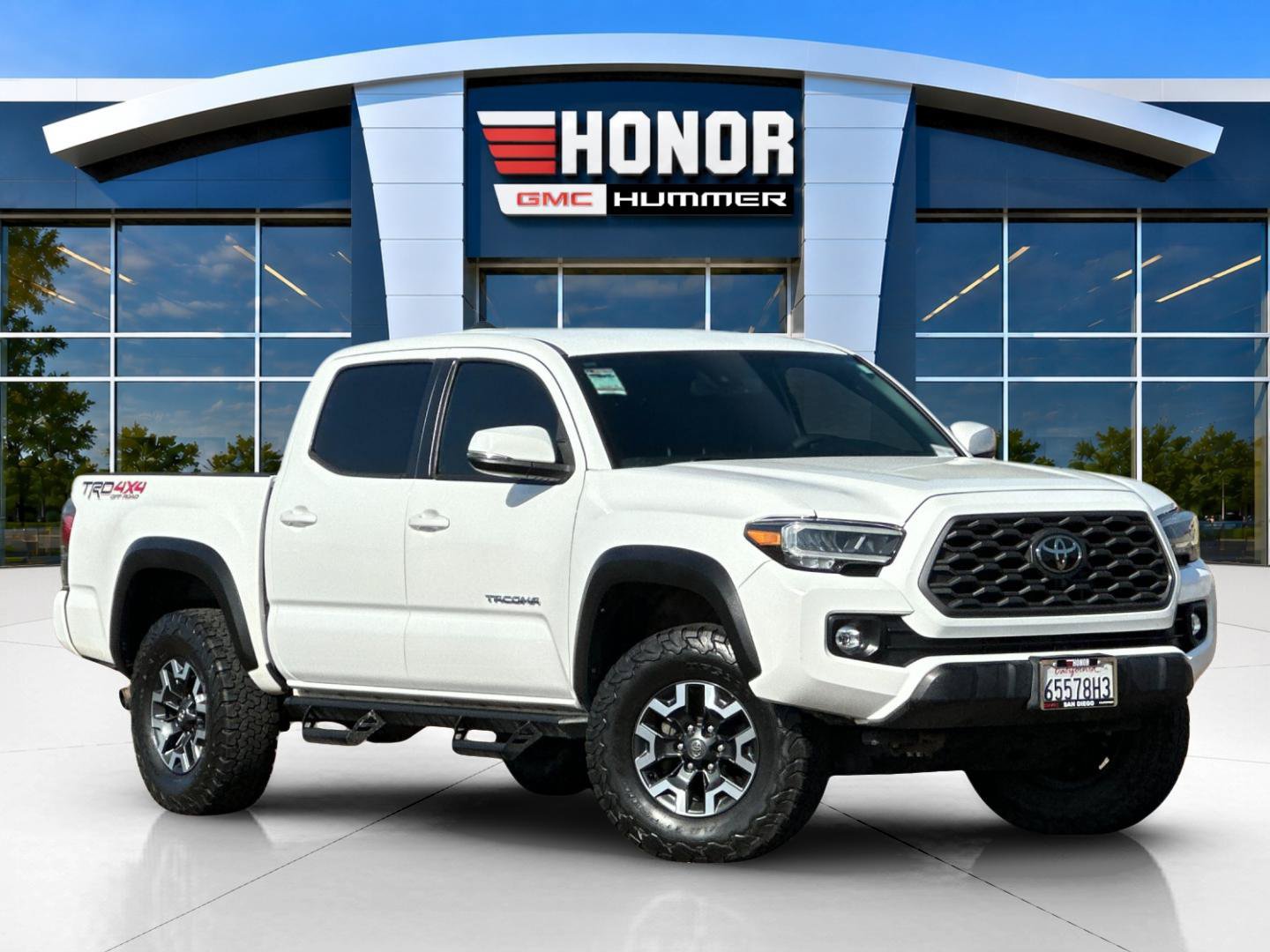 Used 2021 Toyota Tacoma TRD Off-Road w/ Technology Package AWD/4WD image 2