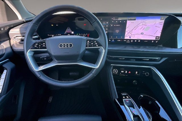 Used 2025 Audi Q5 Premium Plus w/ Premium Plus AWD/4WD image 8