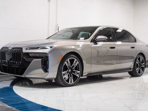 Used 2023 BMW 740i RWD image 3