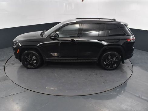 New 2025 Jeep Grand Cherokee Limited w/ Black Appearance Package AWD/4WD image 41