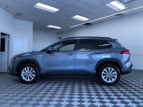 Used 2023 Toyota Corolla Cross LE w/ Moonroof Package image 12