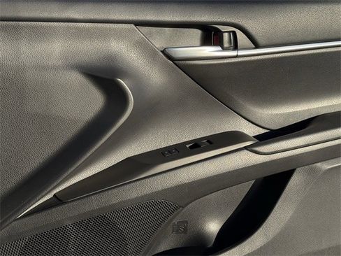 Used 2024 Toyota Camry SE image 25