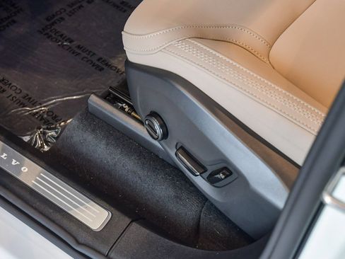 Used 2025 Volvo XC90 B5 Plus w/ Protection Package Premier image 26