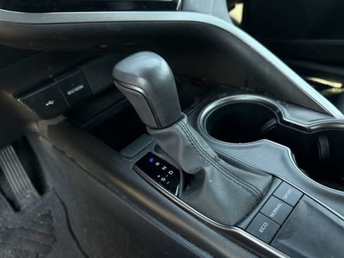Used 2023 Toyota Camry SE FWD image 19