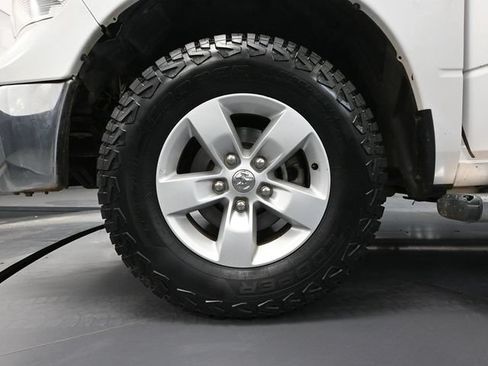 Used 2017 RAM 1500 Classic SLT AWD/4WD image 16