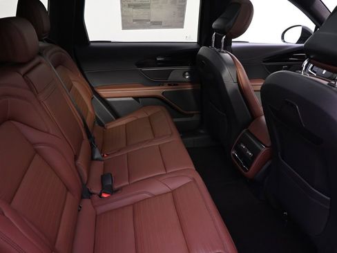 New 2026 Lincoln Nautilus Reserve w/ Jet Appearance Package AWD/4WD image 18