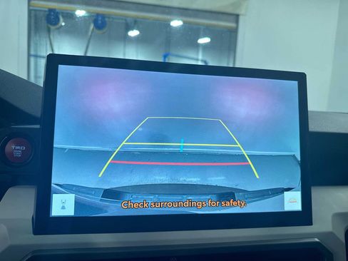 Used 2024 Toyota Tacoma TRD Off-Road image 26