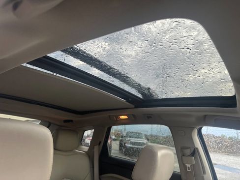 Used 2012 Cadillac SRX Luxury image 13