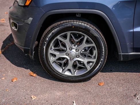 Used 2020 Jeep Grand Cherokee Limited w/ Luxury Group II image 11