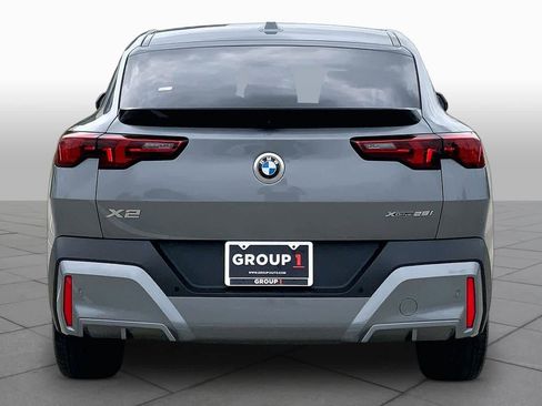 Used 2025 BMW X2 xDrive28i AWD/4WD image 4