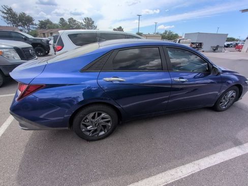 Used 2024 Hyundai Elantra SEL FWD image 8