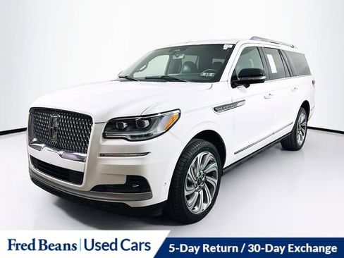 Certified 2023 Lincoln Navigator L Reserve image 3