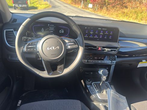 New 2026 Kia Seltos S image 10