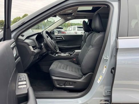 New 2025 Mitsubishi Outlander AWD image 20