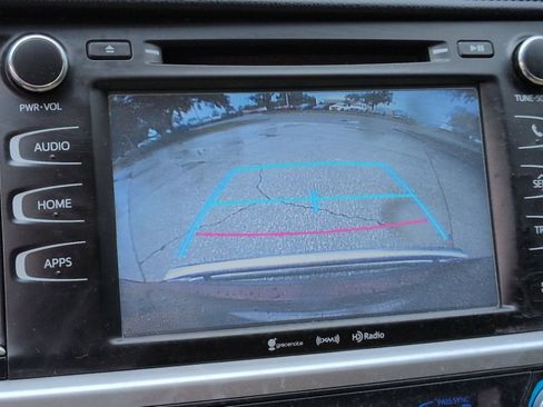 Used 2016 Toyota Highlander XLE AWD/4WD image 26